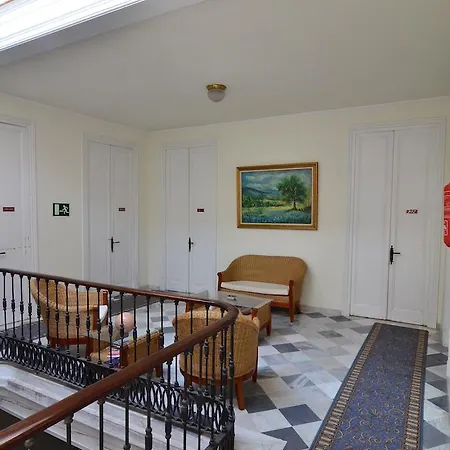 Nuevo Hotel *
